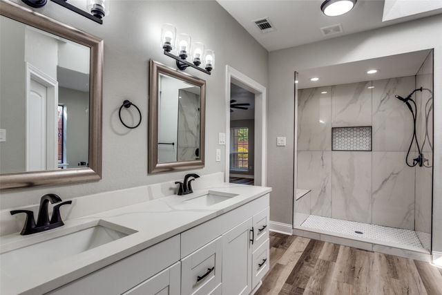 2103 Bay Club Drive, Arlington, TX 76013