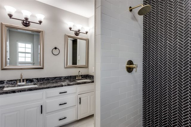 2103 Bay Club Drive, Arlington, TX 76013