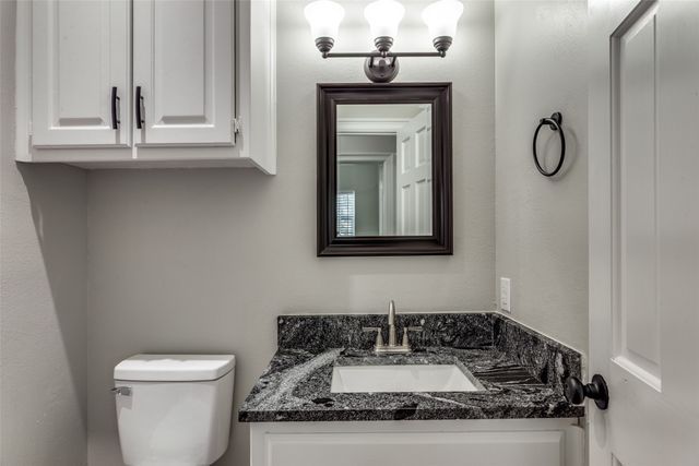 2103 Bay Club Drive, Arlington, TX 76013