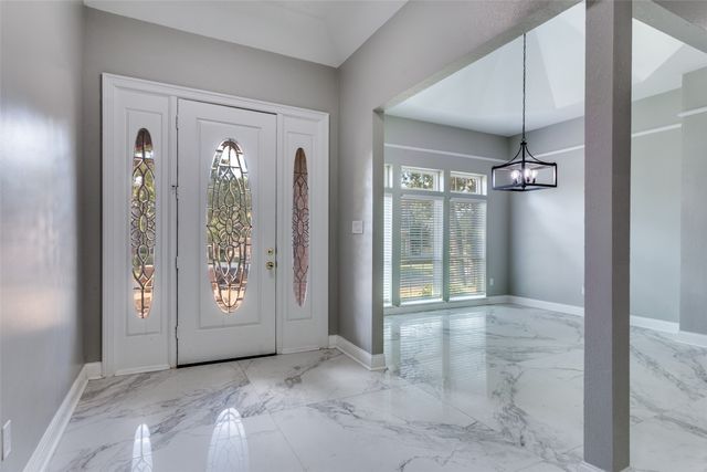 2103 Bay Club Drive, Arlington, TX 76013