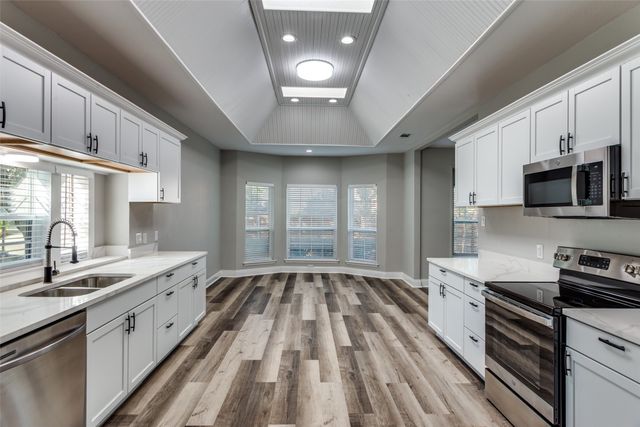 2103 Bay Club Drive, Arlington, TX 76013