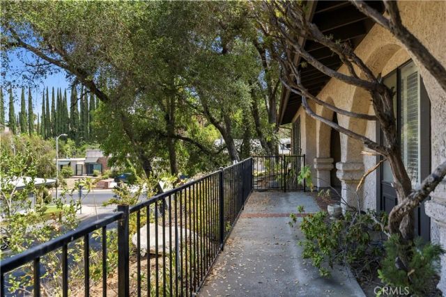 4444 Rochelle Place, Encino, CA 91316
