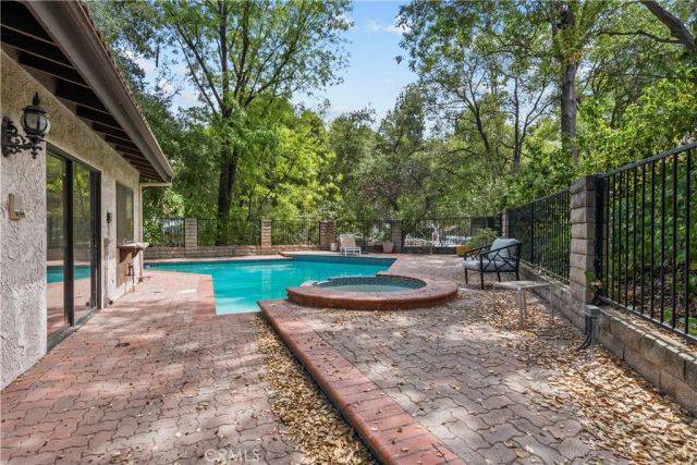 4444 Rochelle Place, Encino, CA 91316