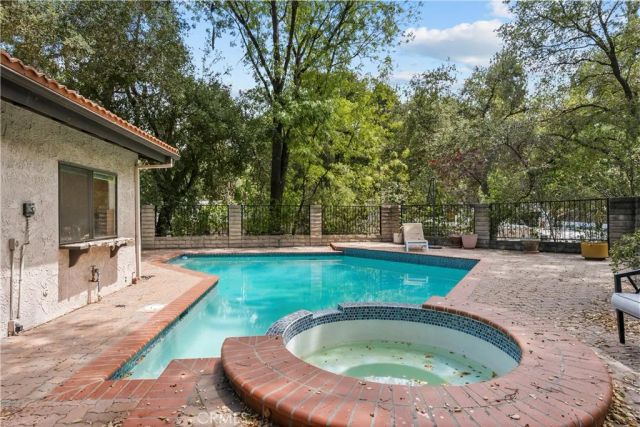 4444 Rochelle Place, Encino, CA 91316