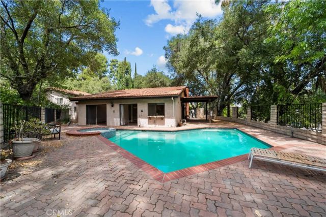 4444 Rochelle Place, Encino, CA 91316