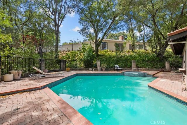 4444 Rochelle Place, Encino, CA 91316
