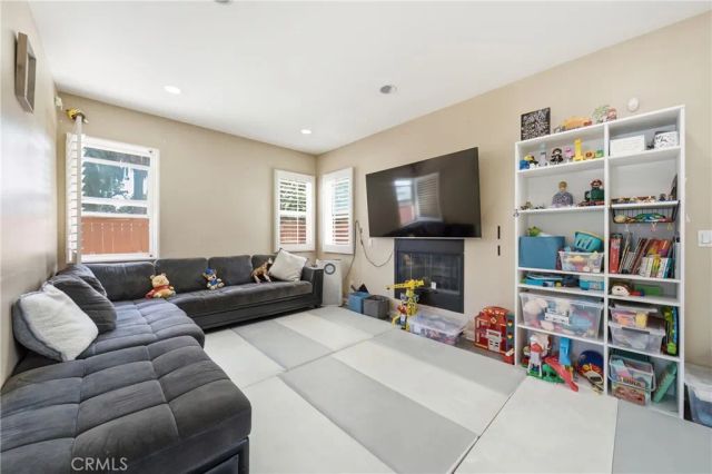 658 E. Phillips Boulevard, Pomona, CA 91766