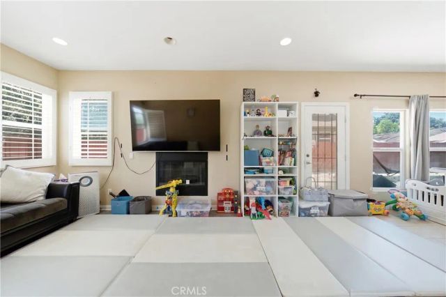 658 E. Phillips Boulevard, Pomona, CA 91766
