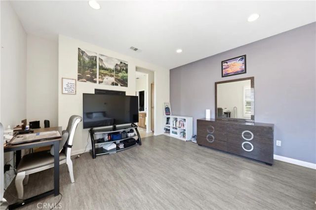 658 E. Phillips Boulevard, Pomona, CA 91766