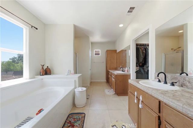658 E. Phillips Boulevard, Pomona, CA 91766