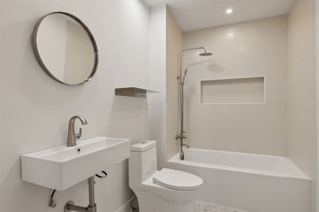 2511 Burlington Boulevard, Dallas, TX 75211