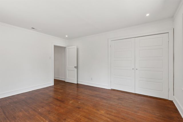 2511 Burlington Boulevard, Dallas, TX 75211