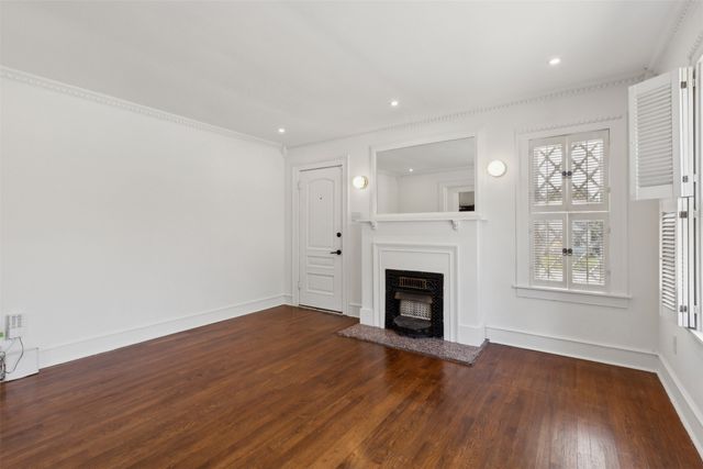 2511 Burlington Boulevard, Dallas, TX 75211