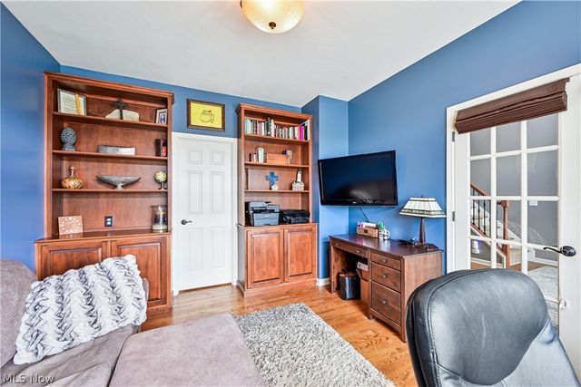 457 Cedarwood Road, Avon Lake, OH 44012