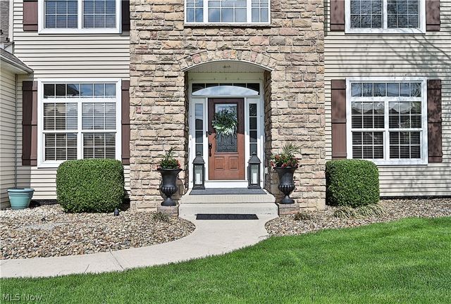 457 Cedarwood Road, Avon Lake, OH 44012
