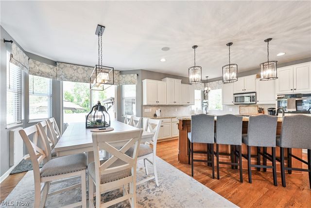 457 Cedarwood Road, Avon Lake, OH 44012