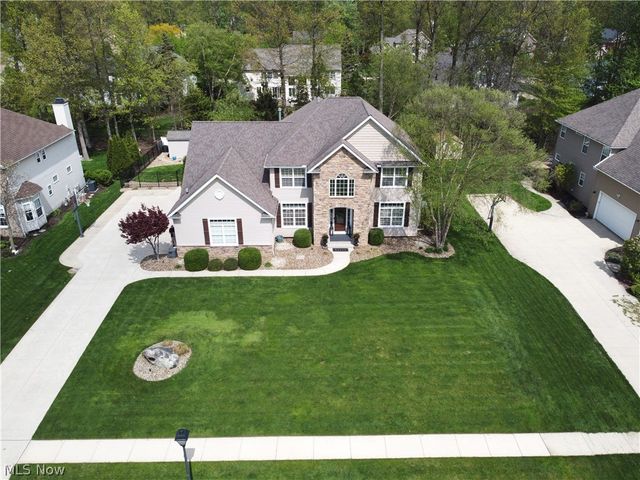 457 Cedarwood Road, Avon Lake, OH 44012
