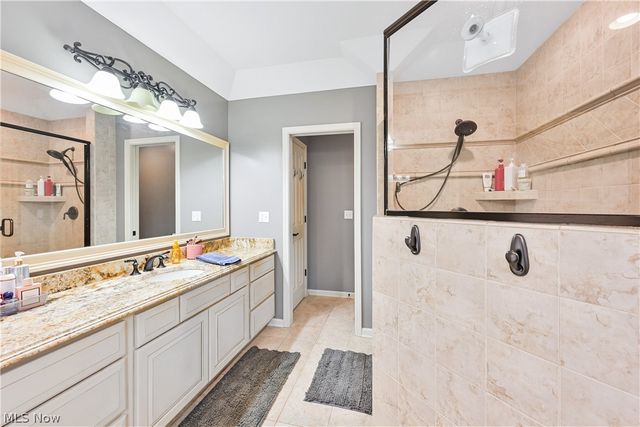 457 Cedarwood Road, Avon Lake, OH 44012