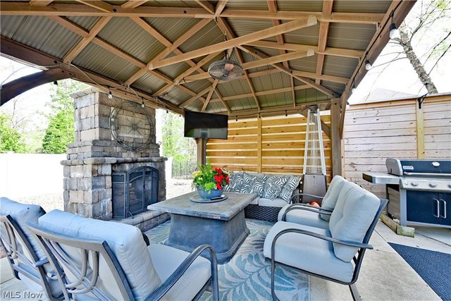 457 Cedarwood Road, Avon Lake, OH 44012