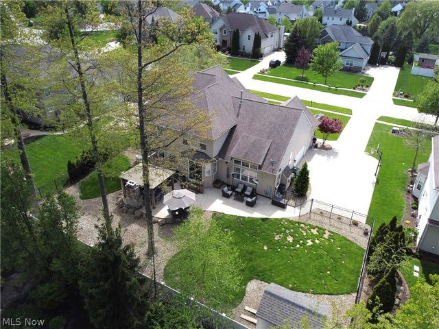 457 Cedarwood Road, Avon Lake, OH 44012