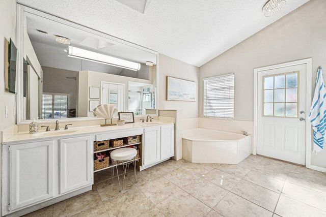 9112 Baybury Lane, West Palm Beach, FL 33411