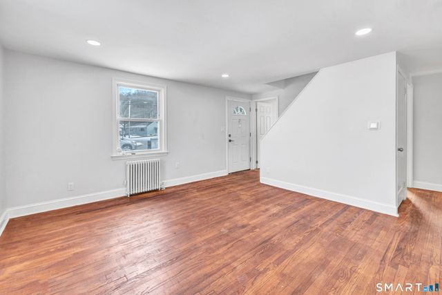 8 River Road, East Haven, CT 06512