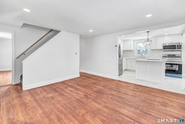 8 River Road, East Haven, CT 06512