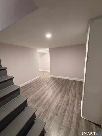 8 River Road, East Haven, CT 06512