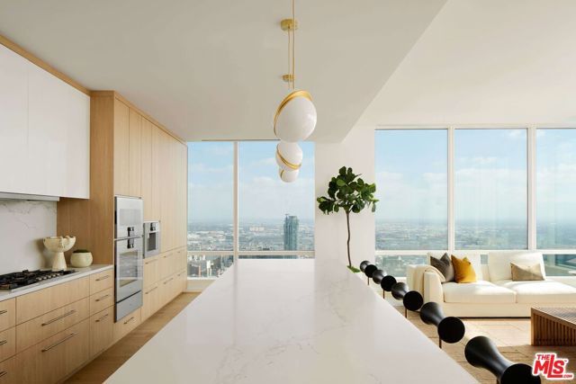 1000 W 8th Street 5710, Los Angeles, CA 90017