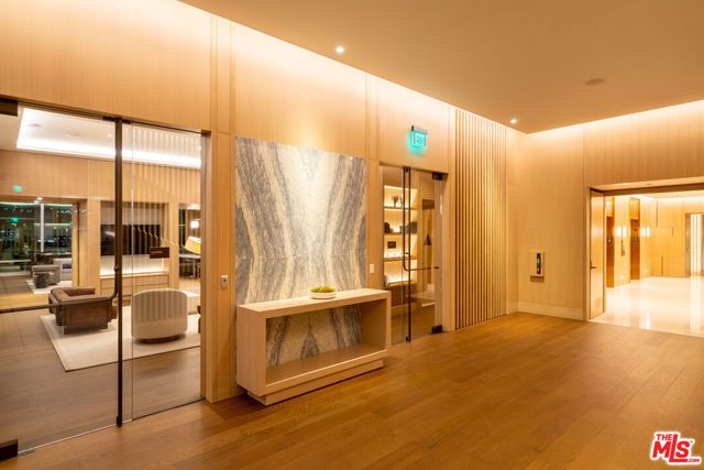 1000 W 8th Street 5710, Los Angeles, CA 90017