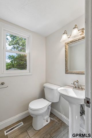 1522 S 139Th Street, Omaha, NE 68144