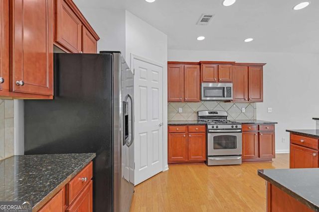 5608 Avonley Creek Drive, Sugar Hill, GA 30518