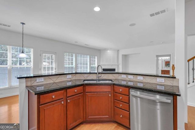 5608 Avonley Creek Drive, Sugar Hill, GA 30518