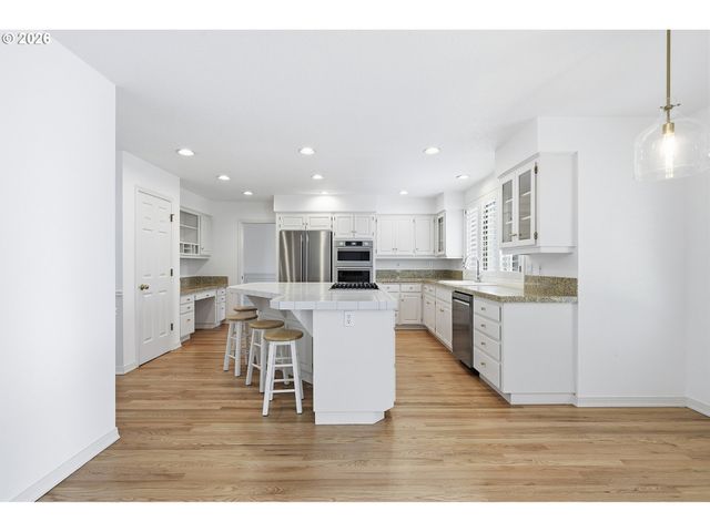 5326 DENTON Dr, Lake Oswego, OR 97035
