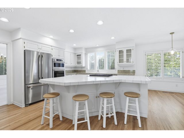 5326 DENTON Dr, Lake Oswego, OR 97035