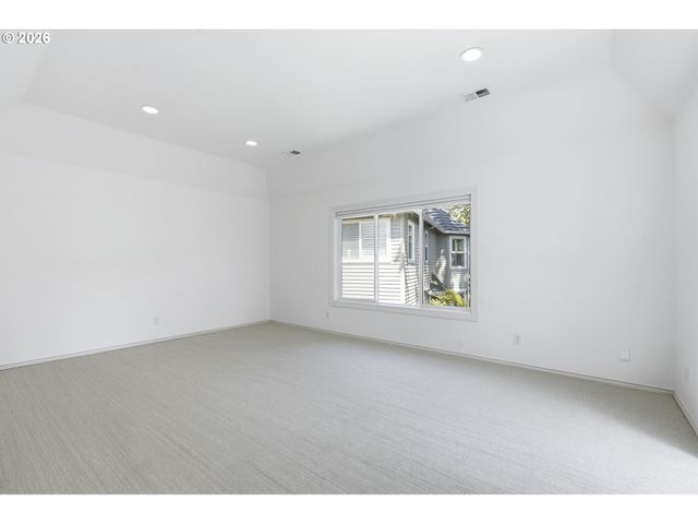 5326 DENTON Dr, Lake Oswego, OR 97035