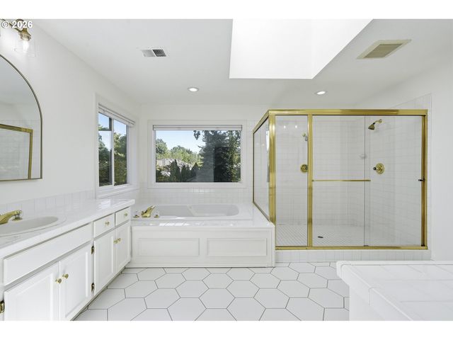 5326 DENTON Dr, Lake Oswego, OR 97035