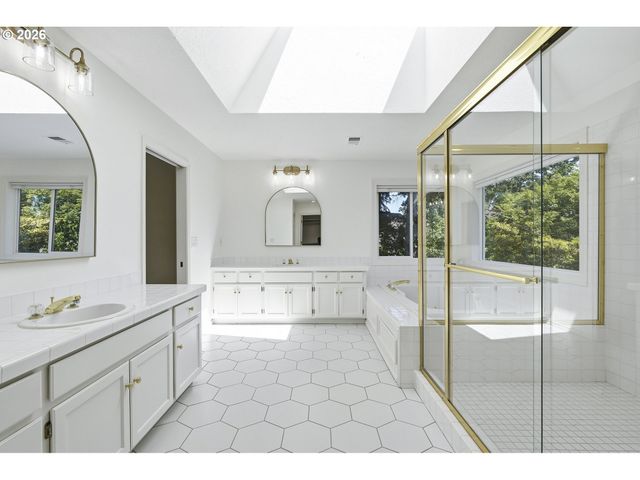 5326 DENTON Dr, Lake Oswego, OR 97035