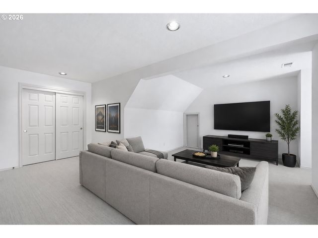 5326 DENTON Dr, Lake Oswego, OR 97035