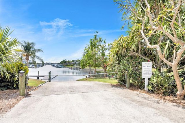 215 OCEANIA COURT, Apollo Beach, FL 33572