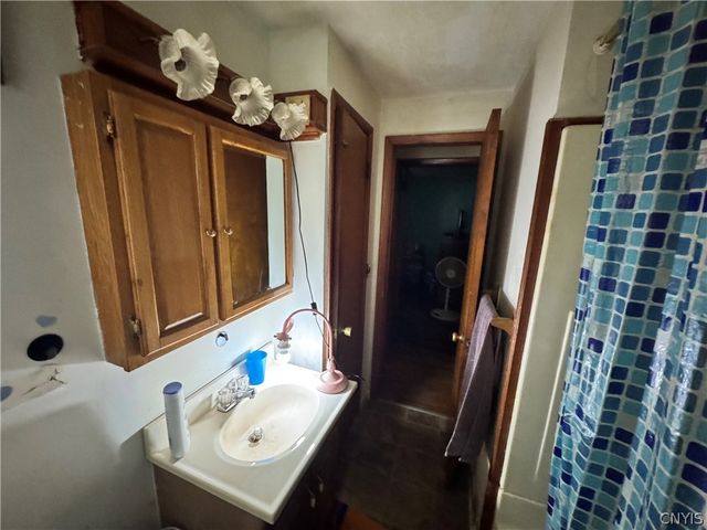 127 Oakley Drive, Cicero, NY 13212