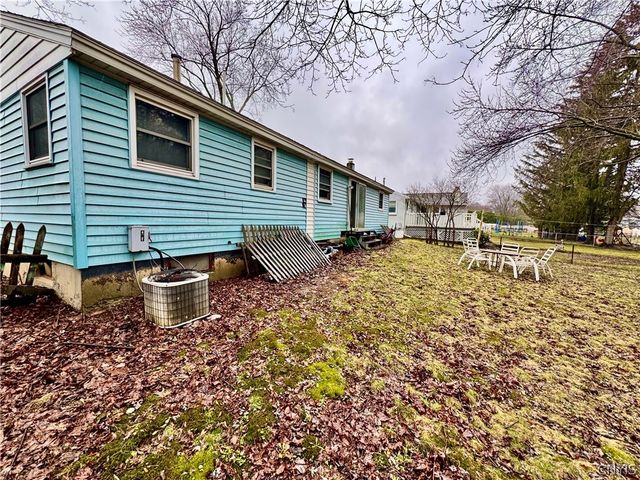 127 Oakley Drive, Cicero, NY 13212