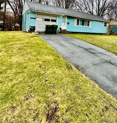 127 Oakley Drive, Cicero, NY 13212