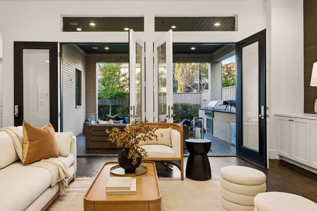 4635 W Amherst Avenue, Dallas, TX 75209