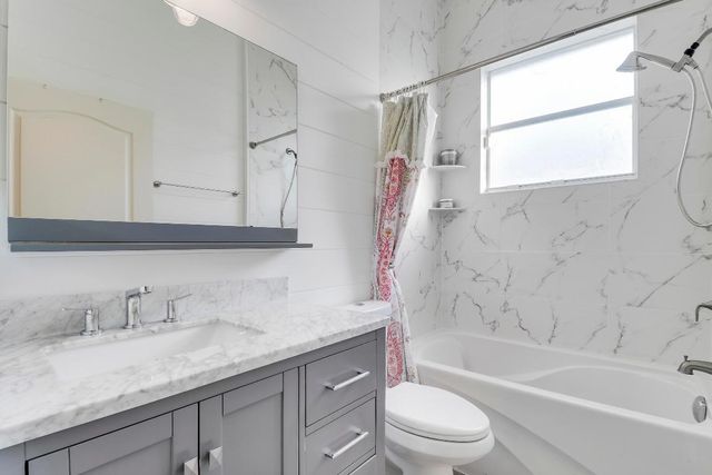 2260 NW Windemere Drive, Jensen Beach, FL 34957