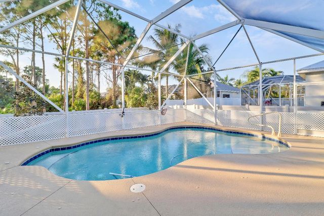 2260 NW Windemere Drive, Jensen Beach, FL 34957