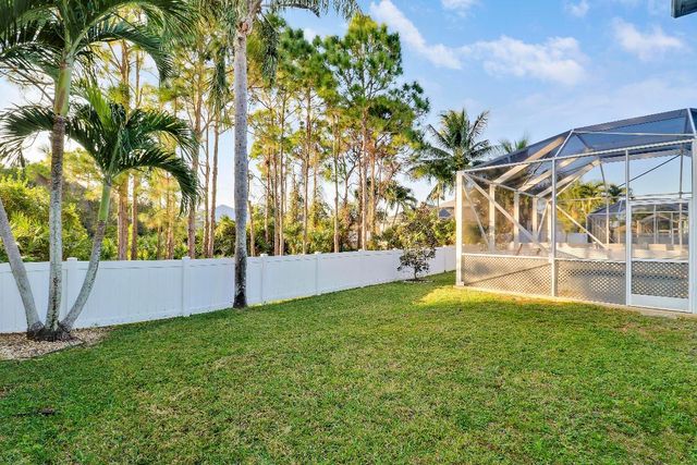 2260 NW Windemere Drive, Jensen Beach, FL 34957