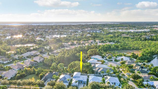 2260 NW Windemere Drive, Jensen Beach, FL 34957