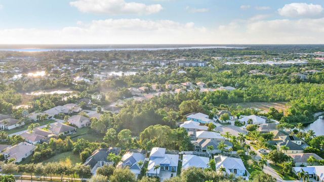 2260 NW Windemere Drive, Jensen Beach, FL 34957
