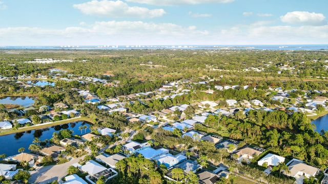 2260 NW Windemere Drive, Jensen Beach, FL 34957